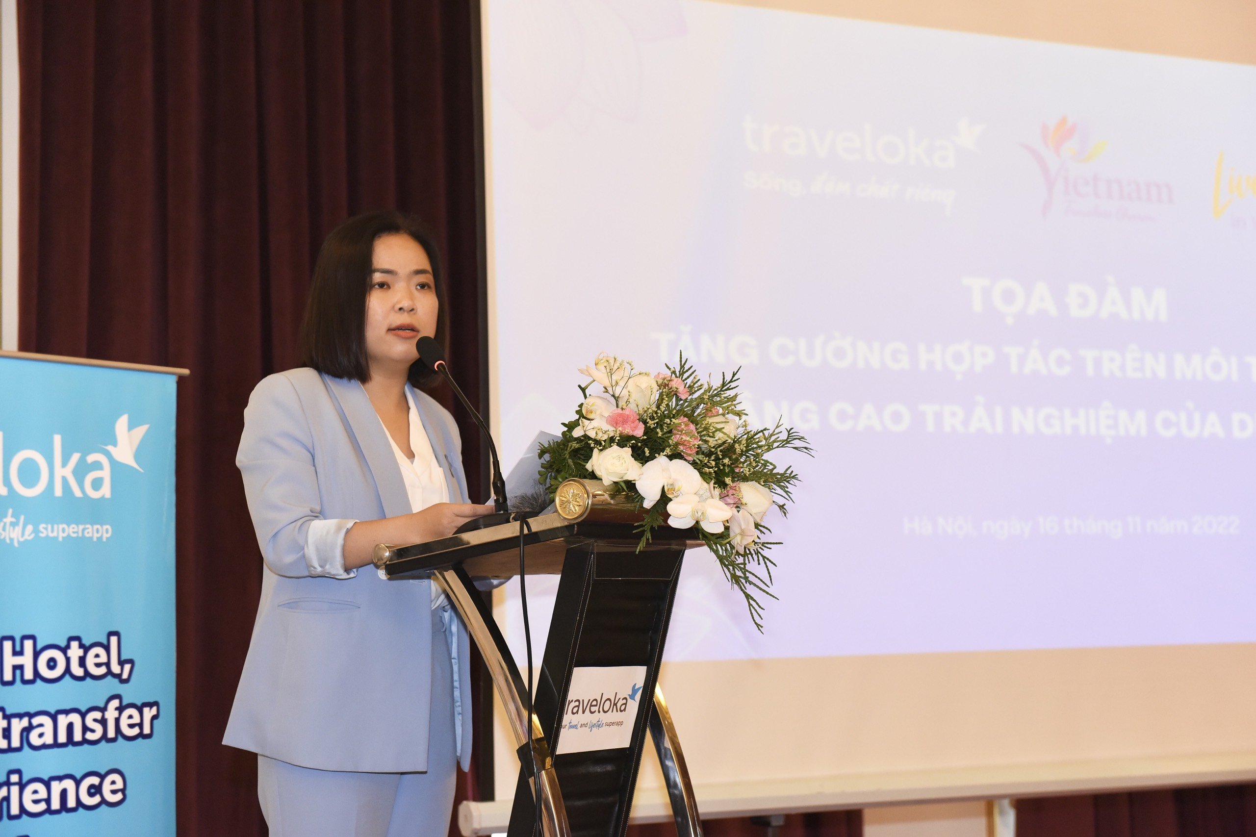 Giám đốc Traveloka Việt Nam Huỳnh Thị Mai Thy phát biểu tại tọa đàm